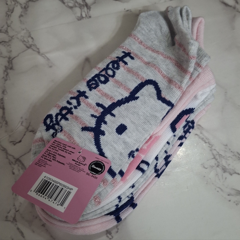 Hello Kitty Sock Set - Picture 1 of 4